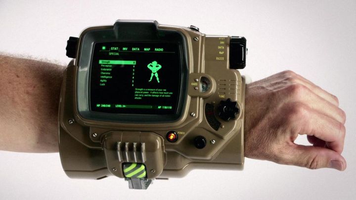Los pipboy tamaño real de la edición coleccionista de Fallout 4